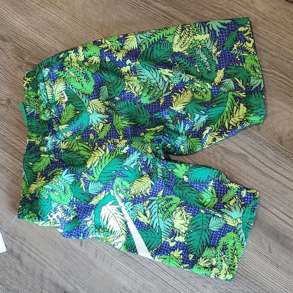 Nike Tropical Swosh Volley/Swim Trucks - Picture 6 of 6